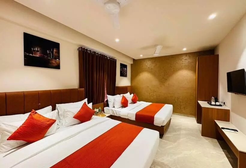 ホテル Rudhav Palace