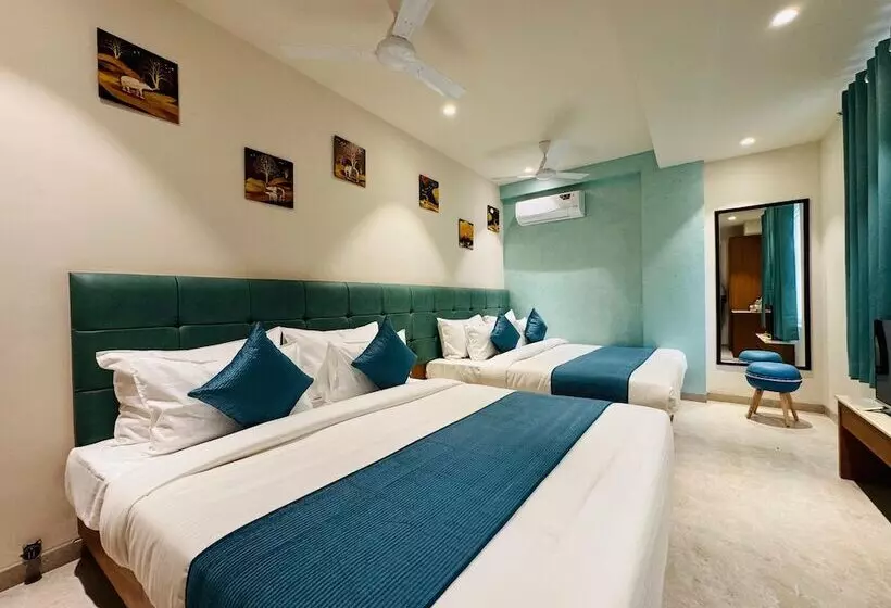 ホテル Rudhav Palace