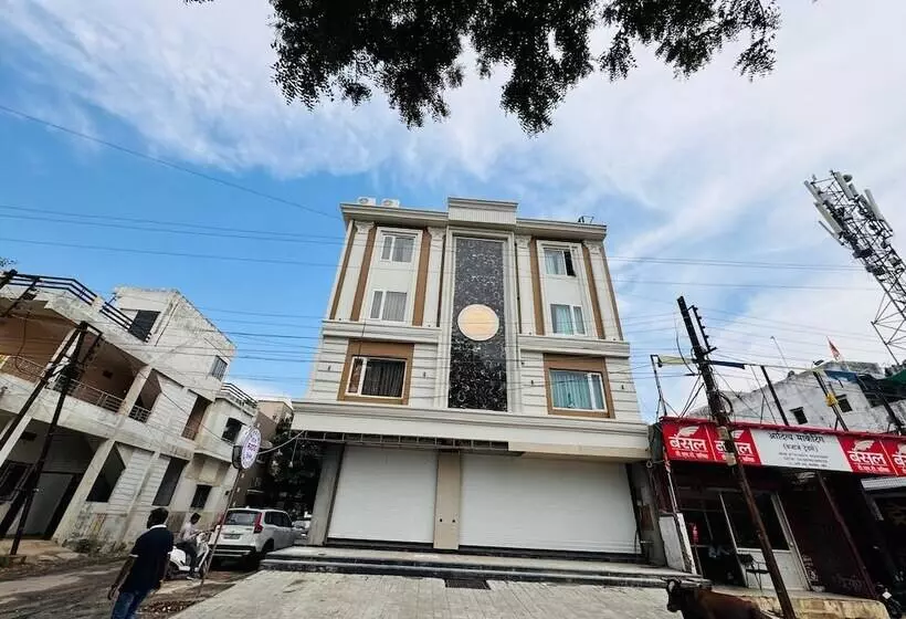 ホテル Rudhav Palace