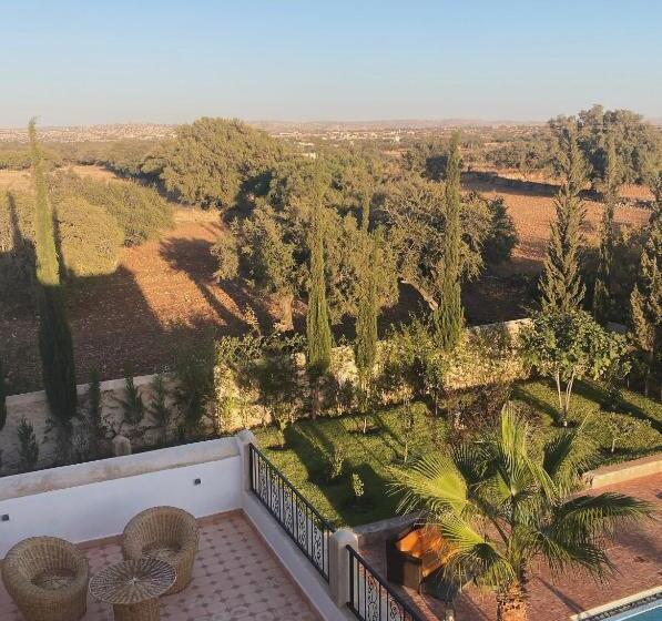 Отель Villa Apollonia   Blissful Garden Paradise With Pool Nestled In Nature