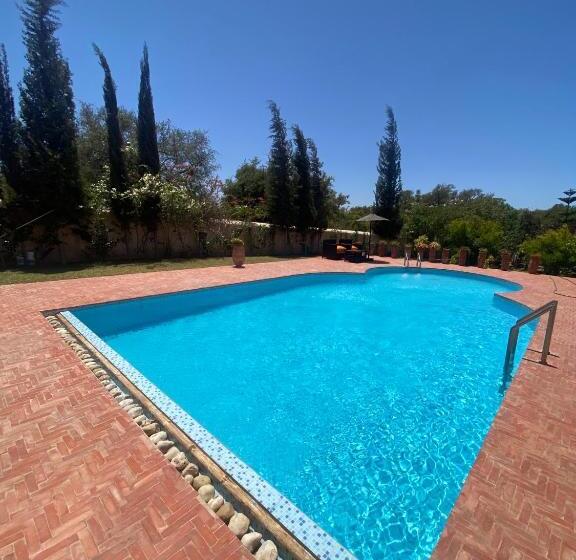 Отель Villa Apollonia   Blissful Garden Paradise With Pool Nestled In Nature