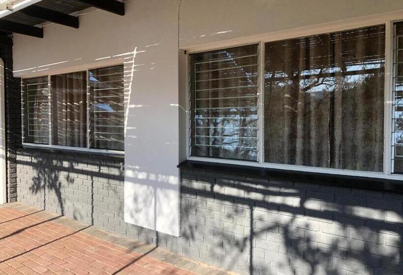 膳宿费 Esibayeni Guesthouse