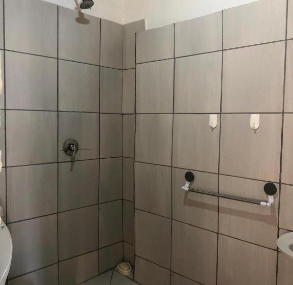 膳宿费 Esibayeni Guesthouse