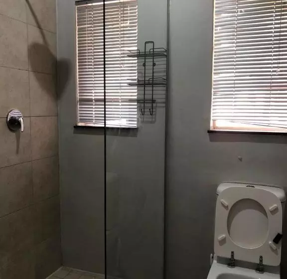 Majatalo Esibayeni Guesthouse