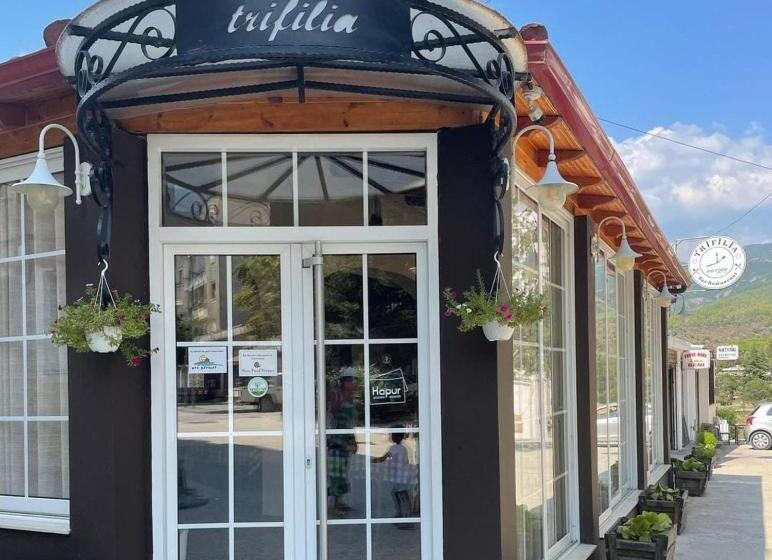 پانسیون Nina Guest House