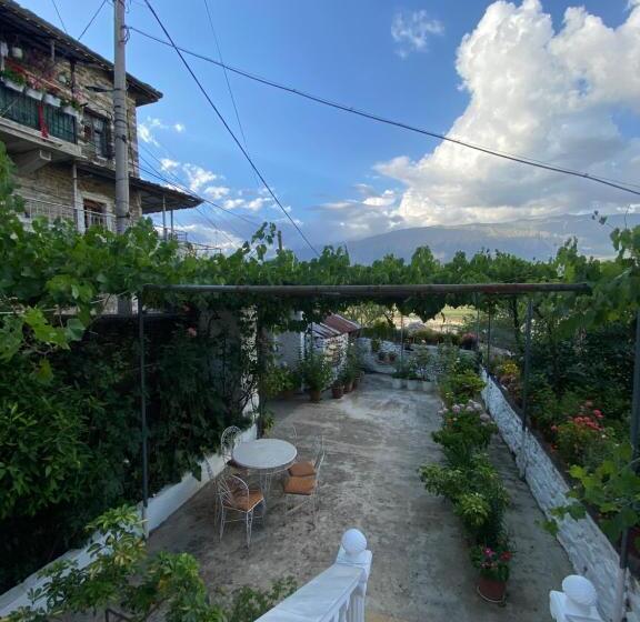 پانسیون Stonetale Garden Guesthouse