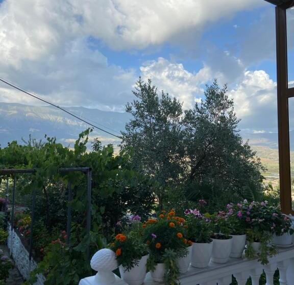 پانسیون Stonetale Garden Guesthouse