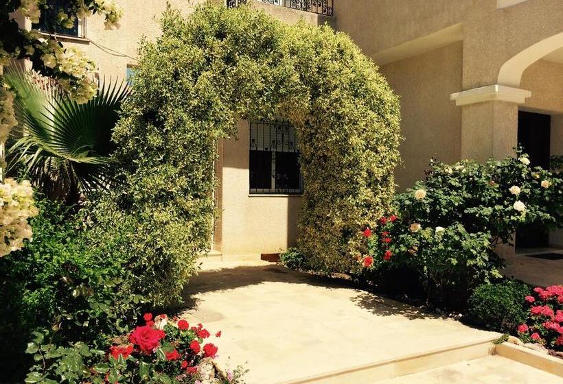 تختخواب و صبحانه Dar Khereddine