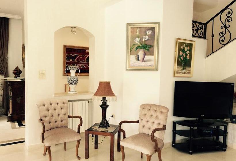 تختخواب و صبحانه Dar Khereddine