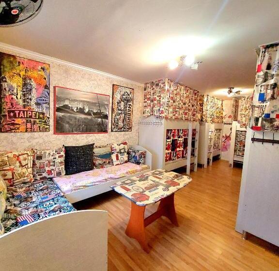 Hostel Amazing Ionika Centercity