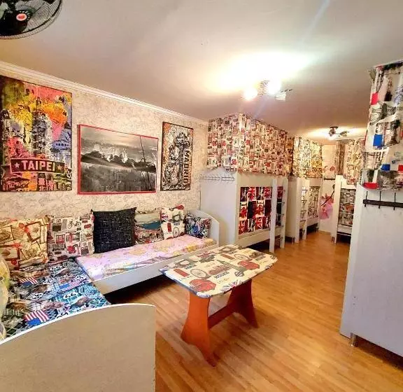 Hostel Amazing Ionika Centercity