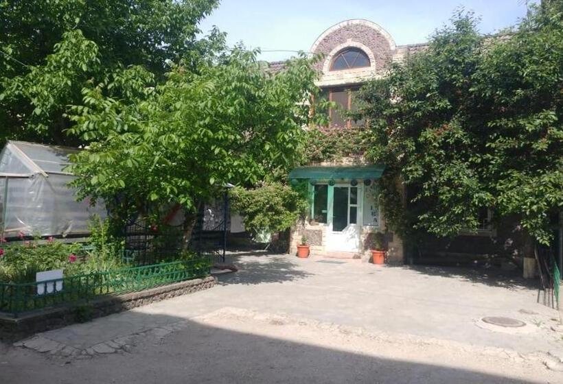 Hostel Amazing Ionika Centercity