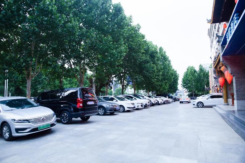 호텔 Hanting Zibo Lutai Avenue