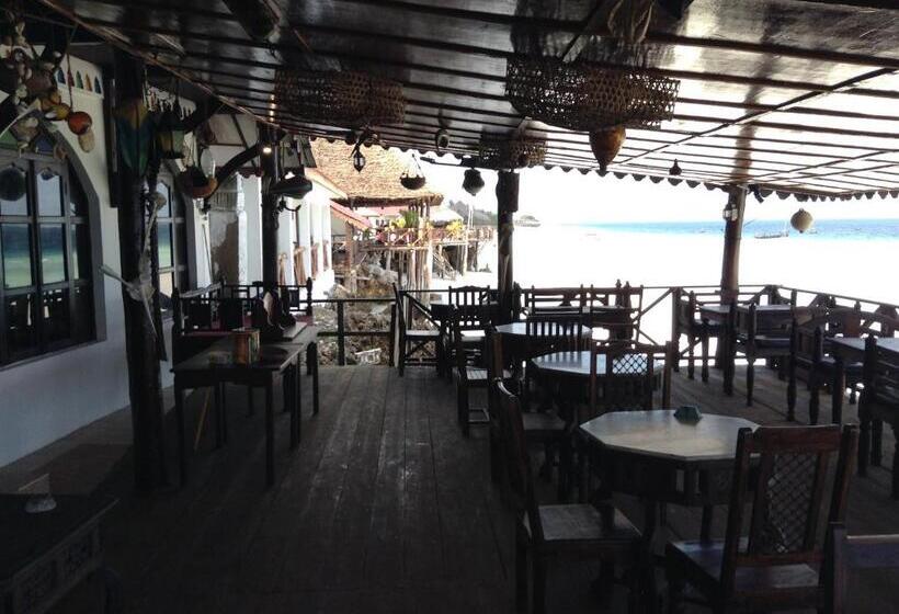 בית מלון כפרי Langi Langi Beach Bungalows