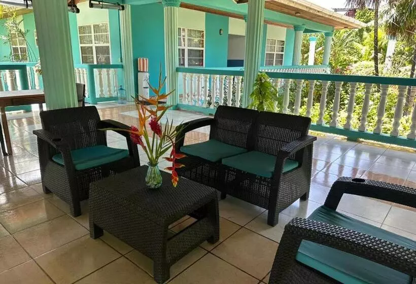 هتل Seagrape Plantation Resort & Dive Center