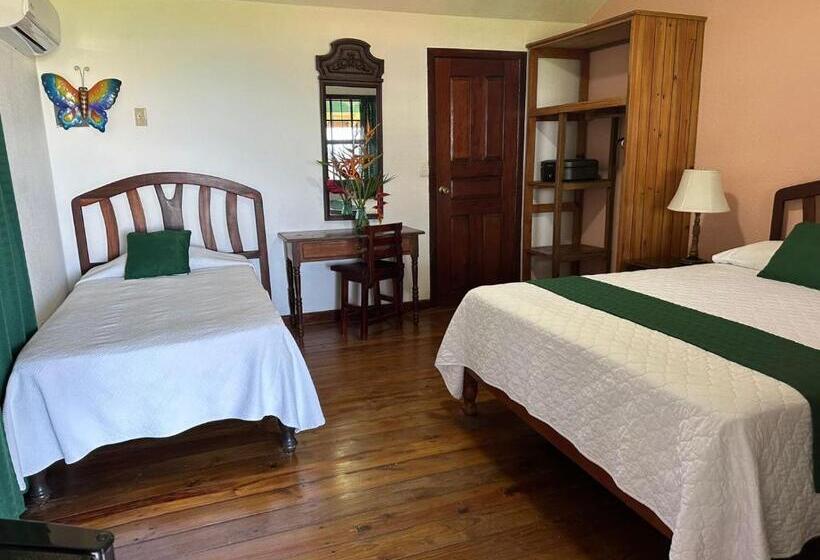 هتل Seagrape Plantation Resort & Dive Center