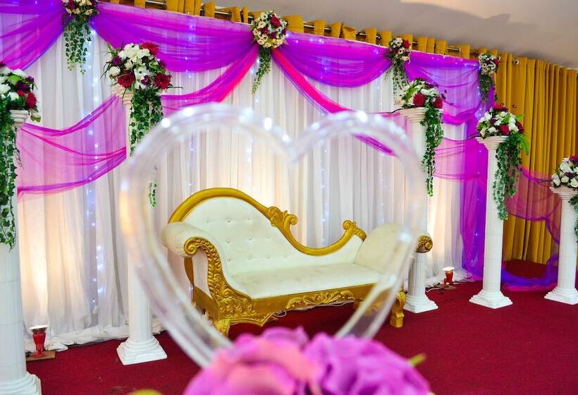 ホテル The Valampuri