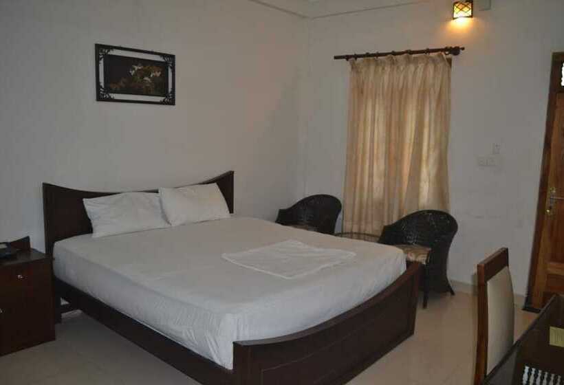 ホテル The Valampuri