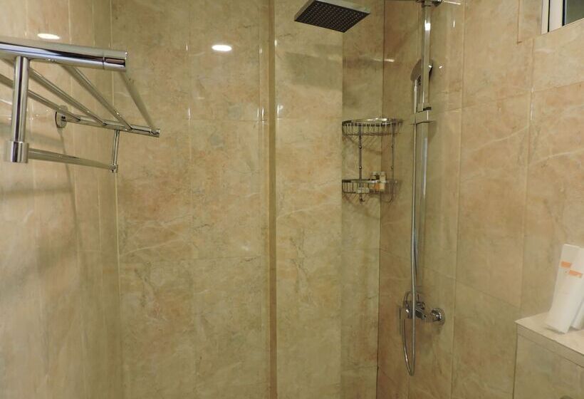 ホテル The Valampuri