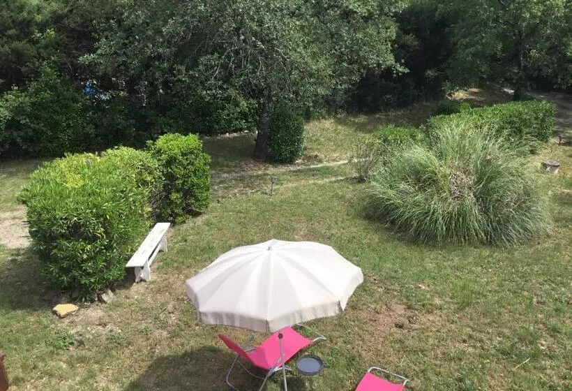 Aamiaismajoitus (B&B) Villa Isadra