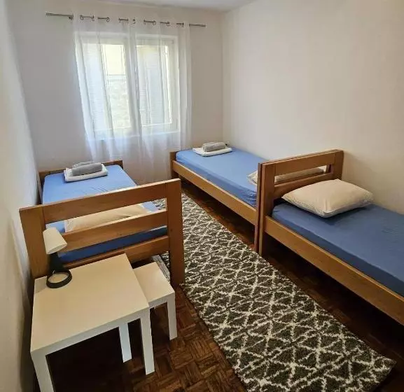 Hostel Divine 2