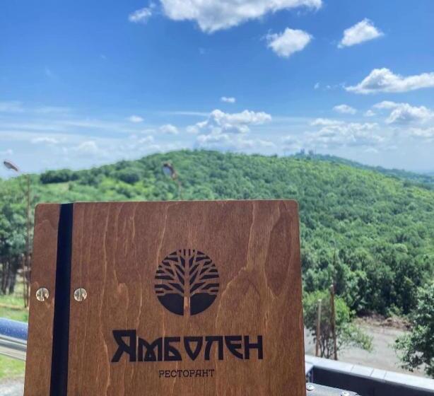 ホテル хотелски комплекс ямболен