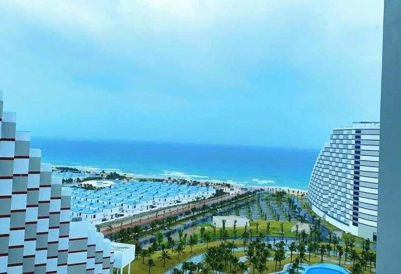 هتل کپسول The Arena