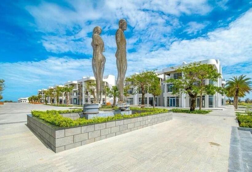 هتل کپسول The Arena