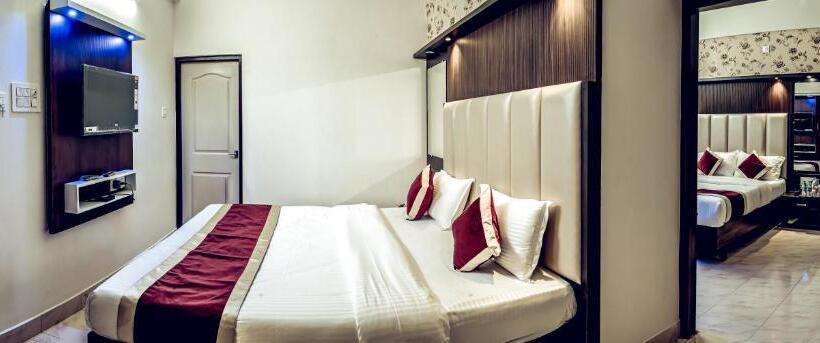 ホテル Durga International