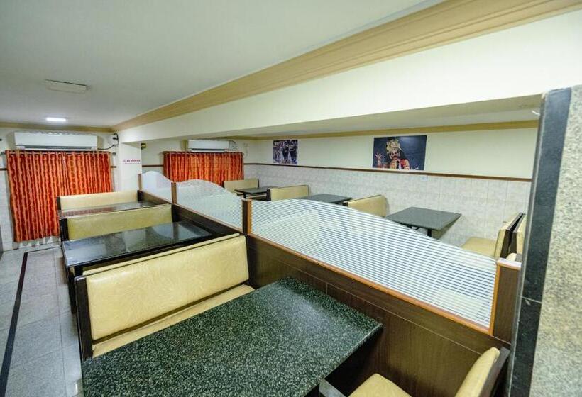 ホテル Durga International