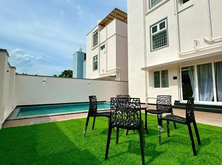 Hotelli Lavish Homestay