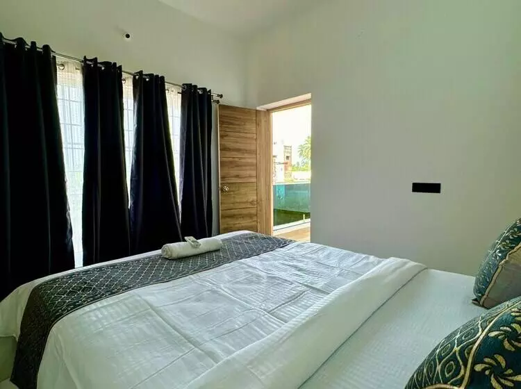 Hotelli Lavish Homestay