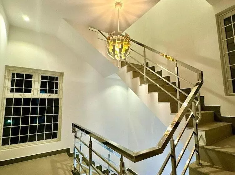 Hotelli Lavish Homestay