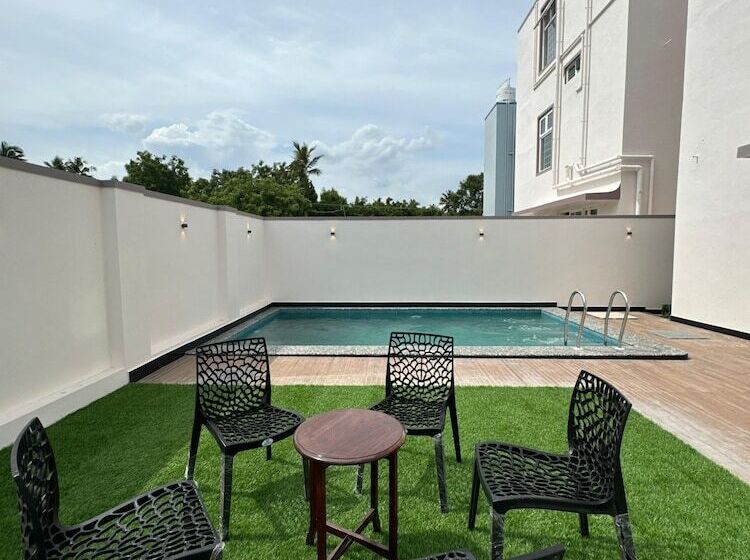 בית מלון כפרי Lavish Homestay