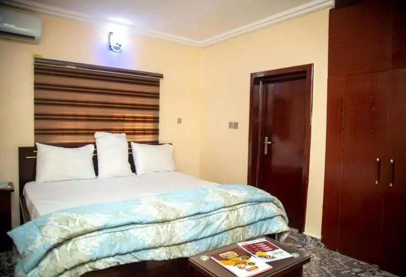 هتل Kay Luxury Suites