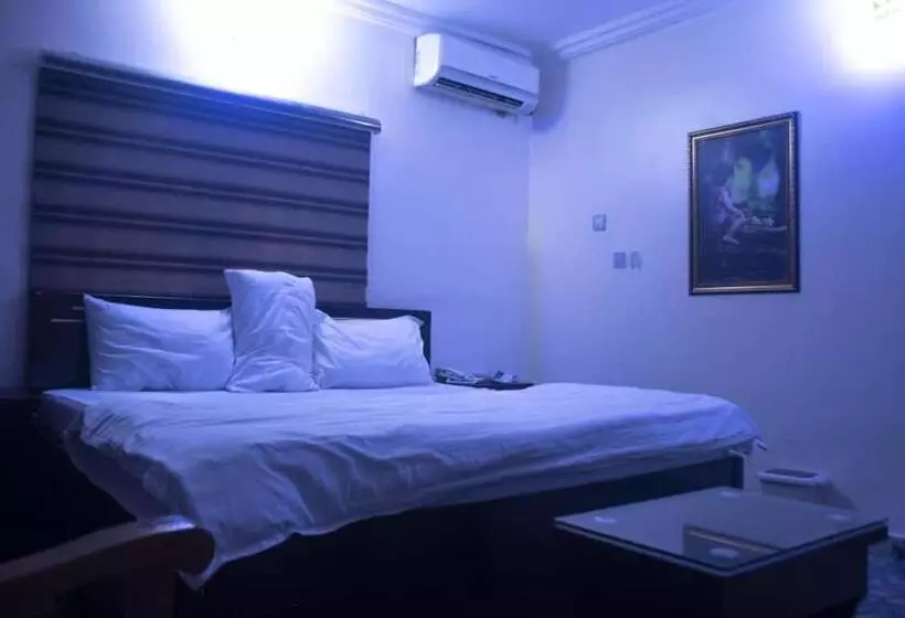هتل Kay Luxury Suites