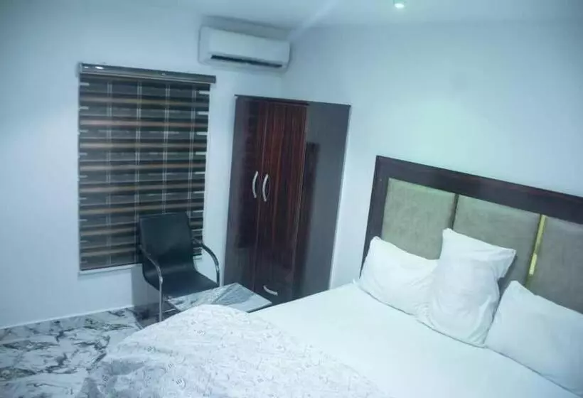 هتل Kay Luxury Suites