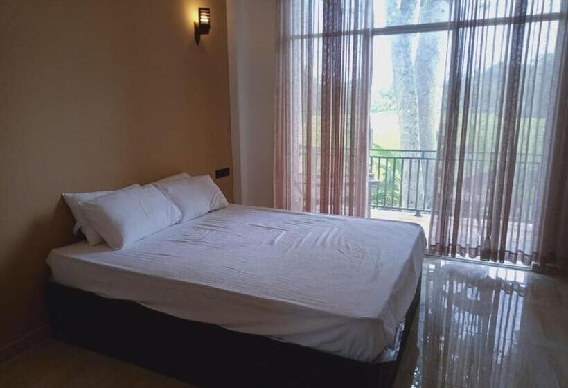 Hotel Paddy Bungalow