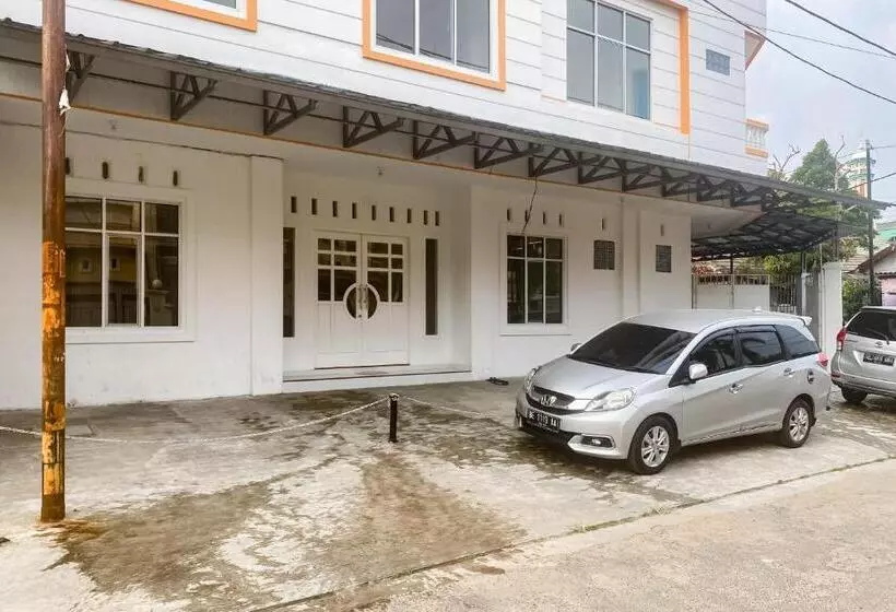 Hotelli Reddoorz Near Lampung City Mall