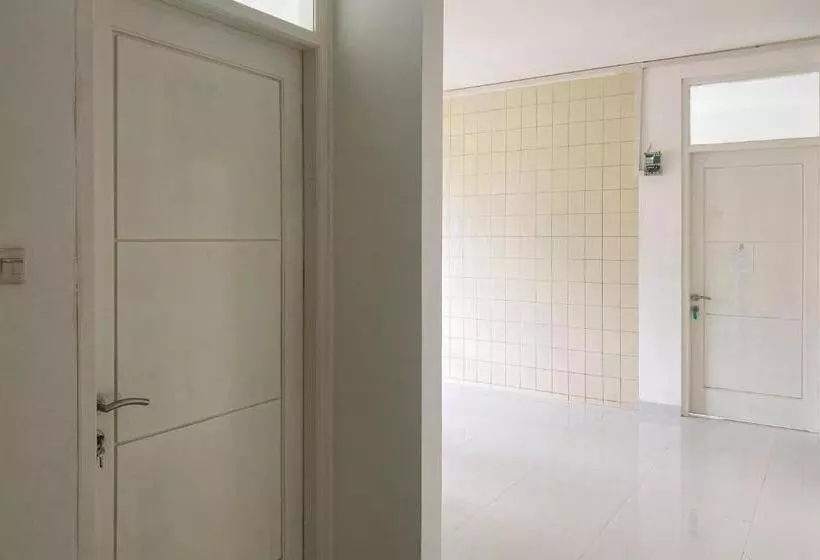 Hotelli Reddoorz Near Lampung City Mall