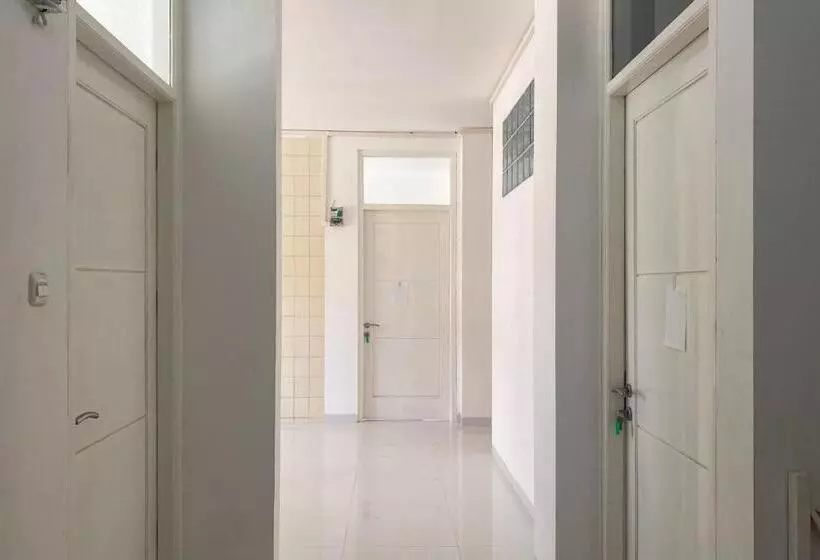 Hotelli Reddoorz Near Lampung City Mall