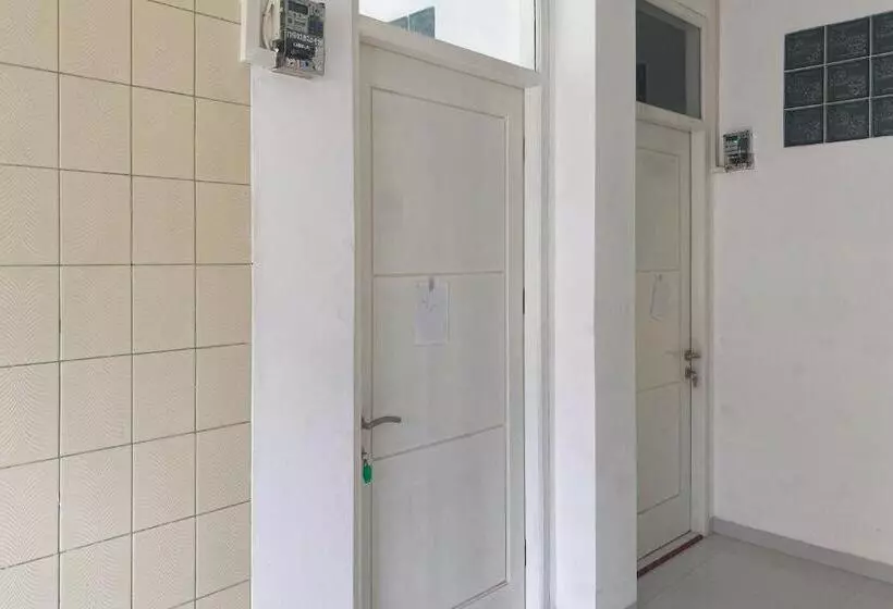 Hotelli Reddoorz Near Lampung City Mall