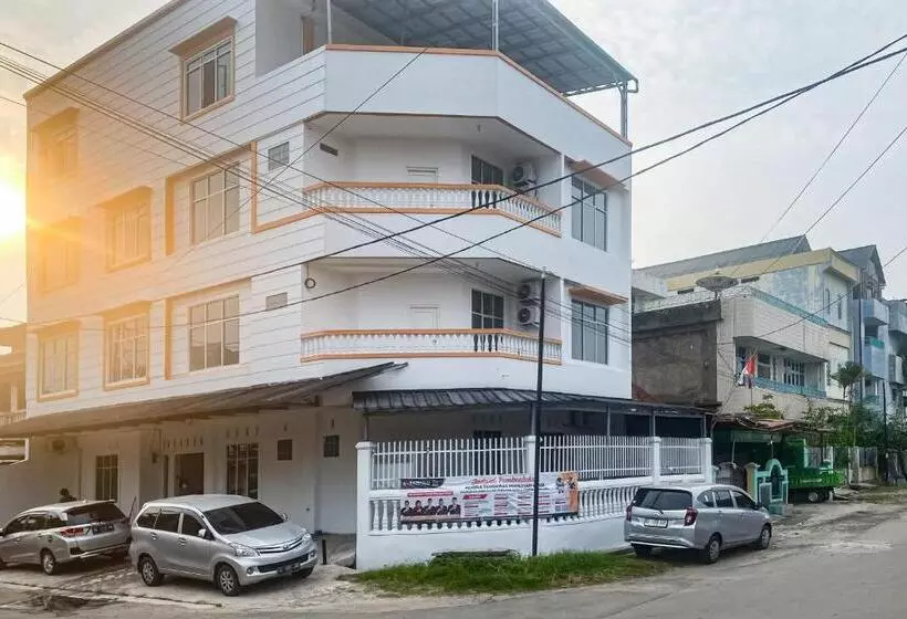 Hotelli Reddoorz Near Lampung City Mall