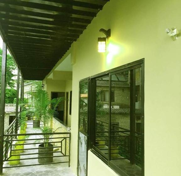 هتل Suite Inn Lodge