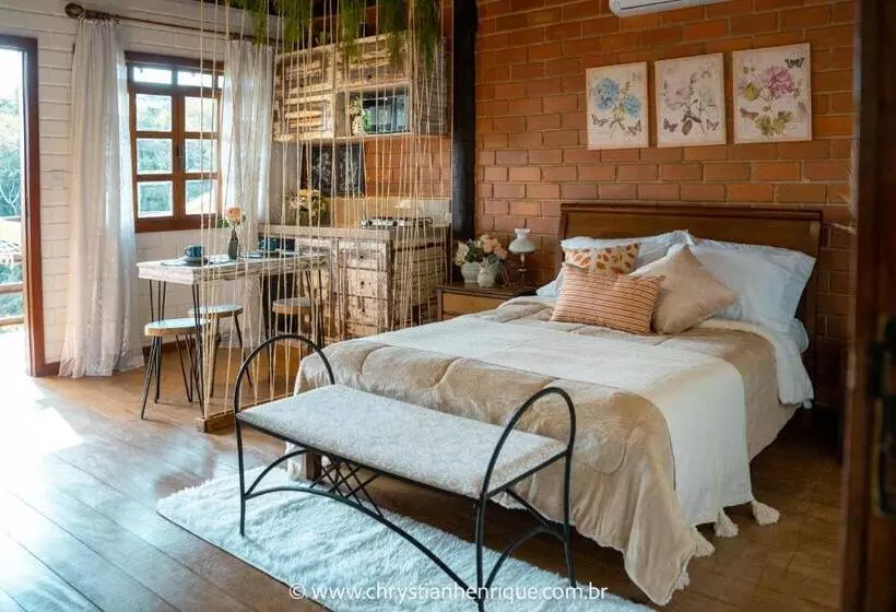 Hotelli Vale Do Lago   Casa De Campo E Eventos