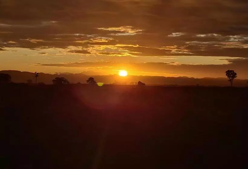 Hotelli Vale Do Lago   Casa De Campo E Eventos