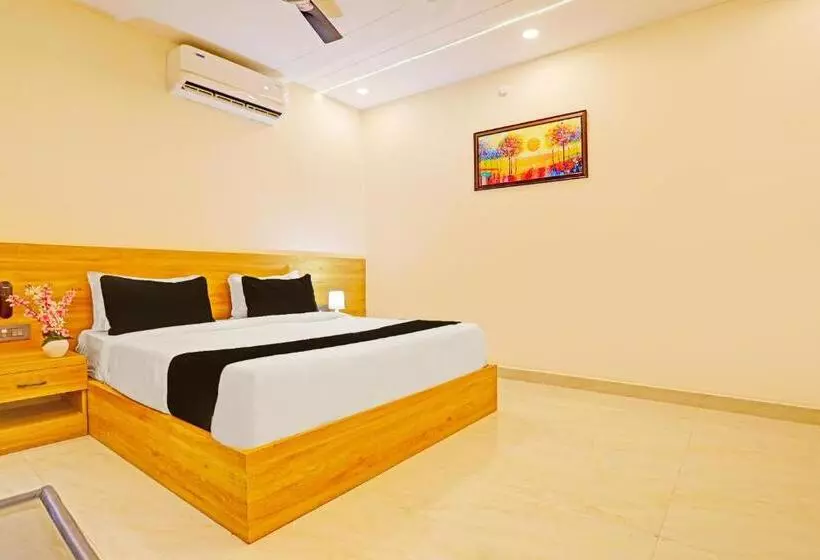 Hotelli O Luxor Park