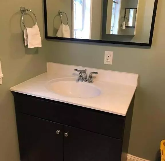 پانسیون 202 Private Room Double Twin Bed In Cohi Dc!