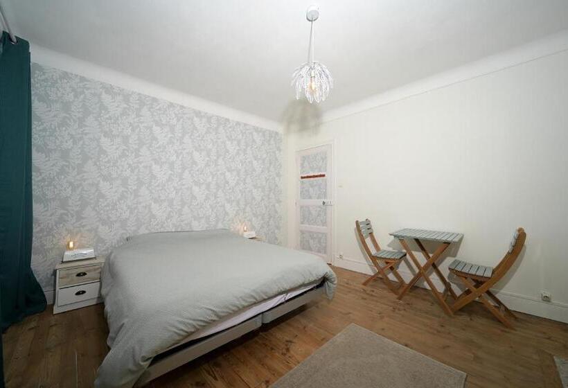 بنسيون Jolie Chambre Au Calme à Auzat