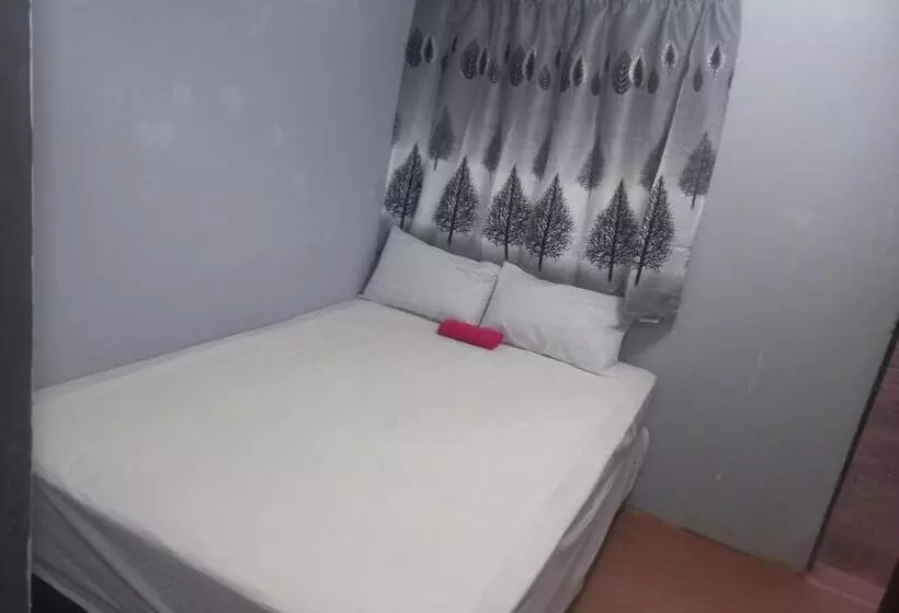 ペンション Little Flowers Guesthouse